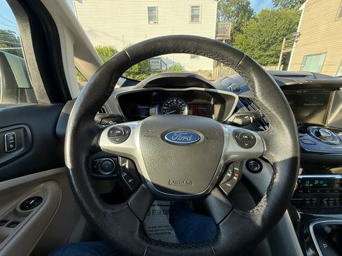 Used 2014 Ford C-MAX Energi SEL w/ Equipment Group 303A FWD image 20