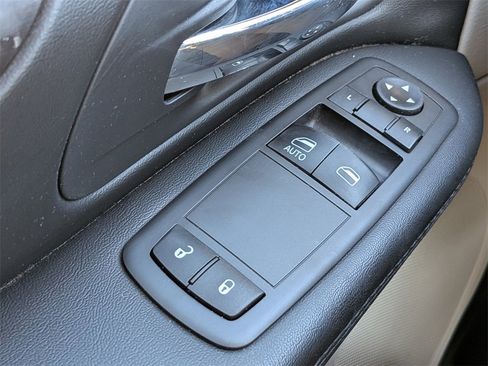 Used 2016 Dodge Grand Caravan American Value Package image 21