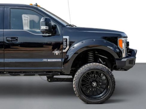 Used 2019 Ford F250 Lariat w/ Lariat Ultimate Package AWD/4WD image 7