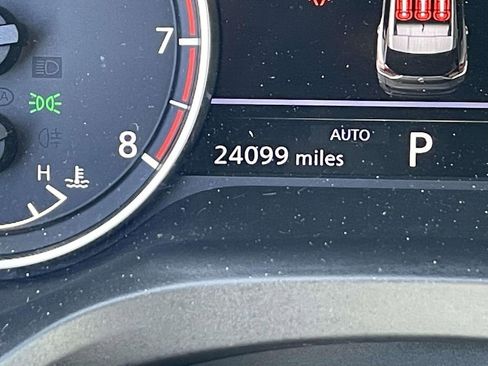 Used 2023 Nissan Rogue SV image 24