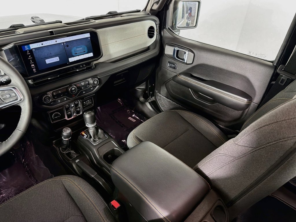Used 2026 Jeep Wrangler Unlimited Sahara AWD/4WD image 23