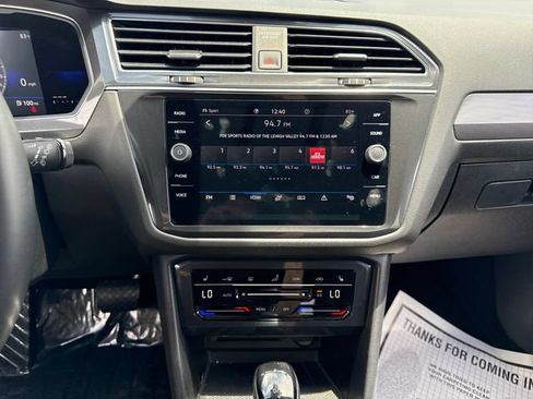 Used 2022 Volkswagen Tiguan SE AWD/4WD image 27
