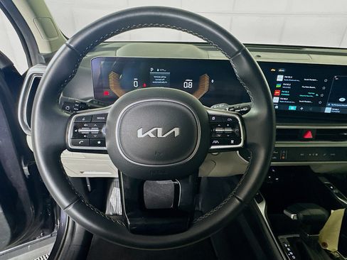 Used 2025 Kia Sorento EX w/ Panoramic Sunroof Package FWD image 15