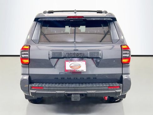 New 2026 Toyota 4Runner SR5 AWD/4WD image 5