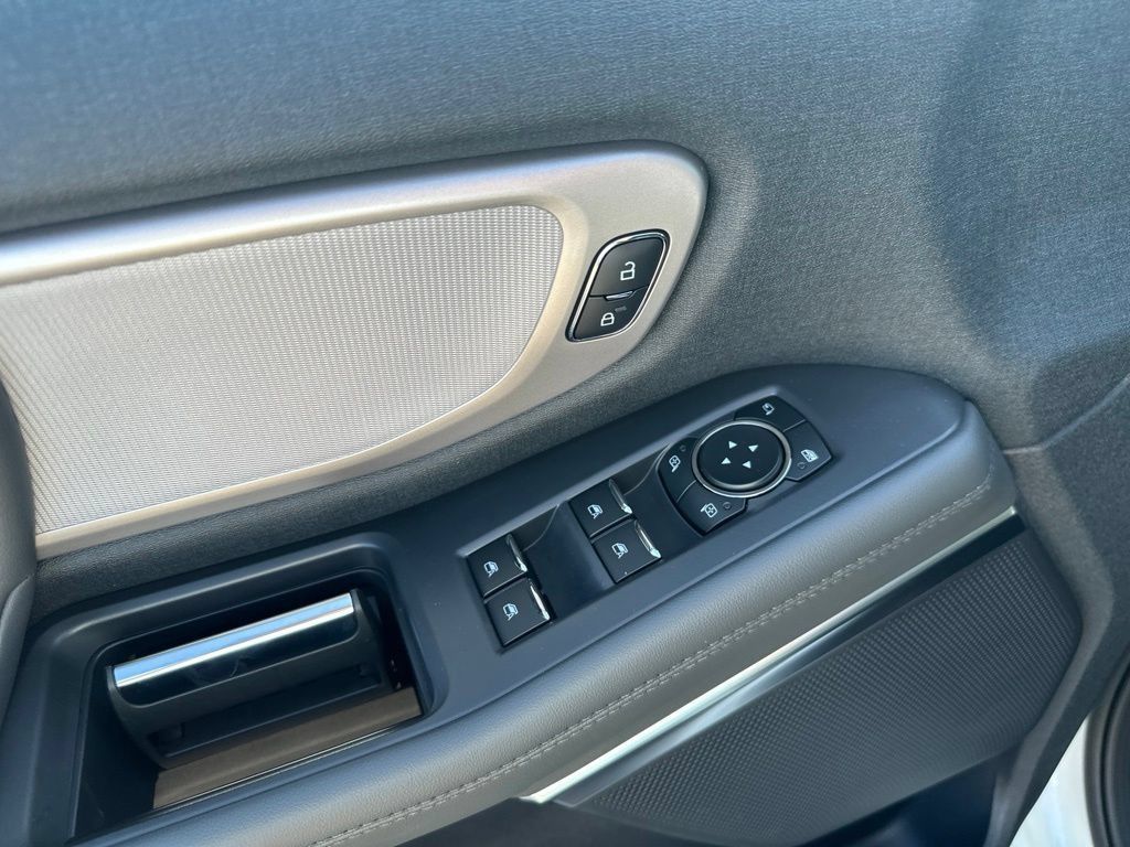 New 2026 Ford Expedition Active RWD image 14