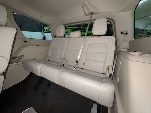 Used 2018 Lincoln Navigator Reserve w/ Technology Package image 29