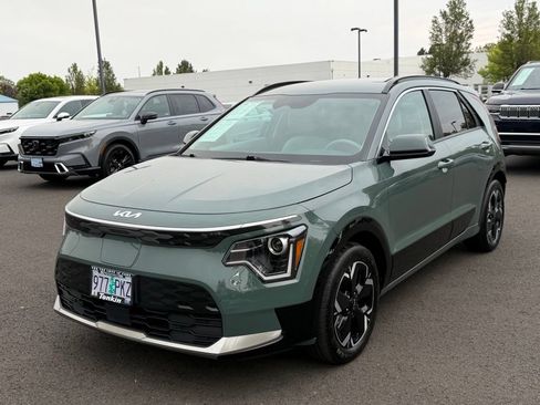 Used 2023 Kia Niro Wind w/ Wind Preserve Package FWD image 4