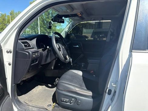 Used 2021 Toyota 4Runner TRD Off-Road Premium w/ Moonroof Package AWD/4WD image 4