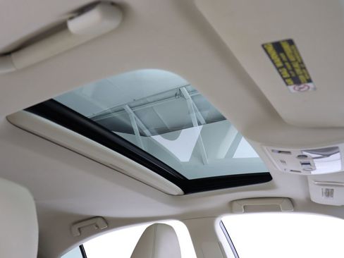 Used 2015 Lexus ES 350 w/ Luxury Package image 29