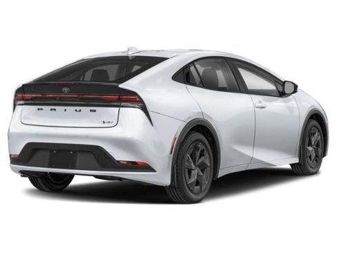 Used 2024 Toyota Prius LE FWD image 5