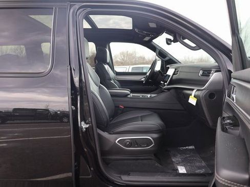 New 2025 Jeep Wagoneer Series II w/ Convenience Group I image 23