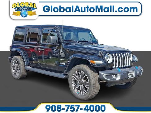 Used 2023 Jeep Wrangler Unlimited Sahara w/ Cold Weather Group AWD/4WD image 1