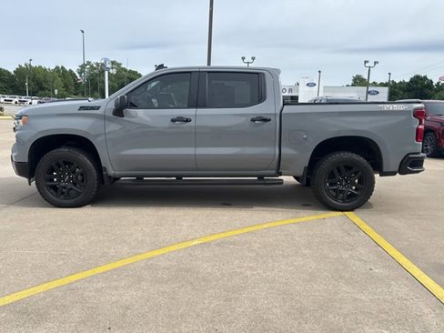 Used 2024 Chevrolet Silverado 1500 LT Trail Boss w/ Convenience Package II AWD/4WD image 12
