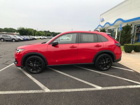 Certified 2025 Honda HR-V Sport image 8
