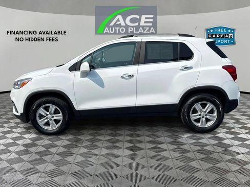 Used 2017 Chevrolet Trax LT w/ LT Convenience Package AWD/4WD image 8