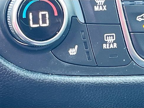 Used 2023 Chevrolet Equinox LT image 20