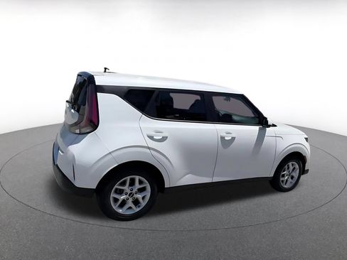 Used 2025 Kia Soul LX w/ LX Technology Package FWD image 15
