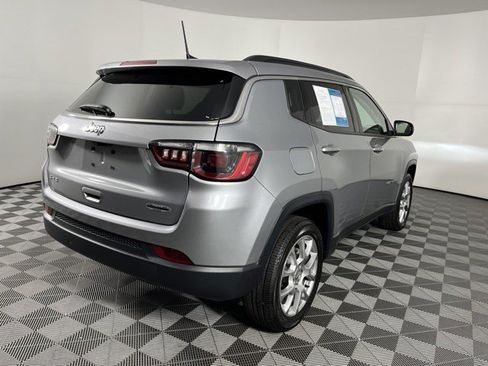 Used 2022 Jeep Compass Latitude AWD/4WD image 8