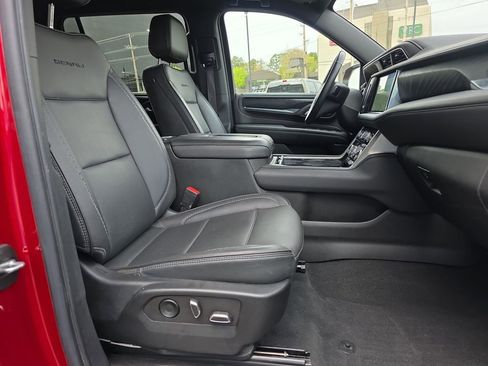 Used 2022 GMC Yukon XL Denali AWD/4WD image 15