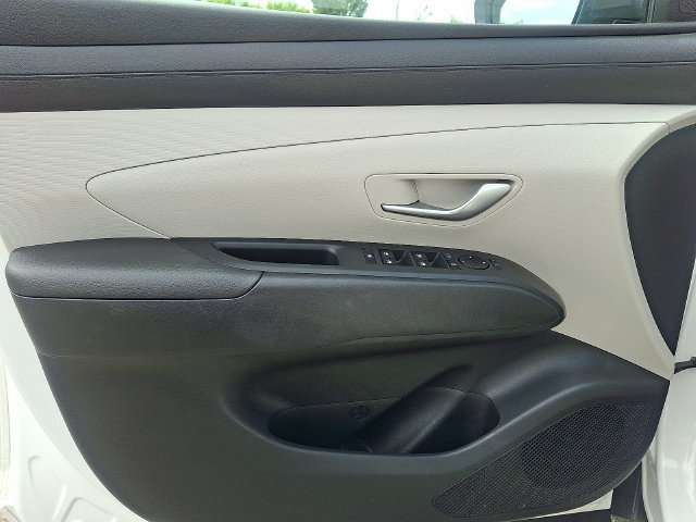 Used 2025 Hyundai Tucson SE AWD/4WD image 12