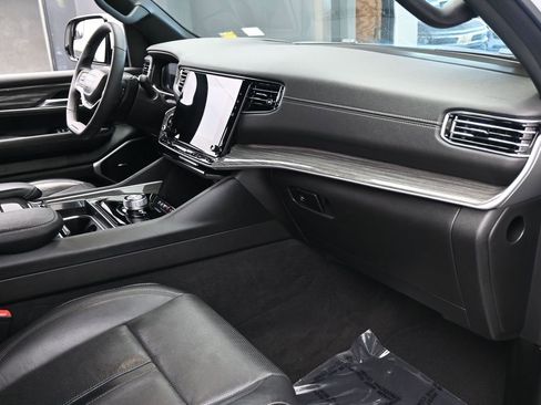 Used 2022 Jeep Wagoneer Series III RWD image 49