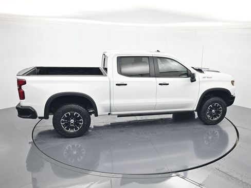 Used 2024 Chevrolet Silverado 1500 ZR2 w/ Technology Package AWD/4WD image 34