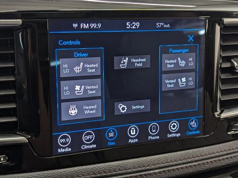 Used 2020 Chrysler Pacifica Limited image 30