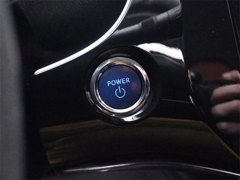 Used 2016 Toyota Prius Two image 31