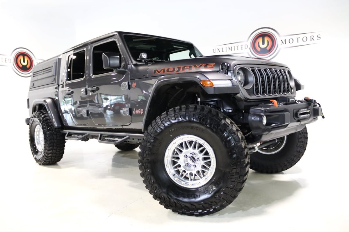Used 2026 Jeep Gladiator Mojave AWD/4WD image 8