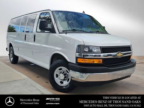 Used 2022 Chevrolet Express 3500 LT w/ LT Preferred Equipment Group RWD image 1