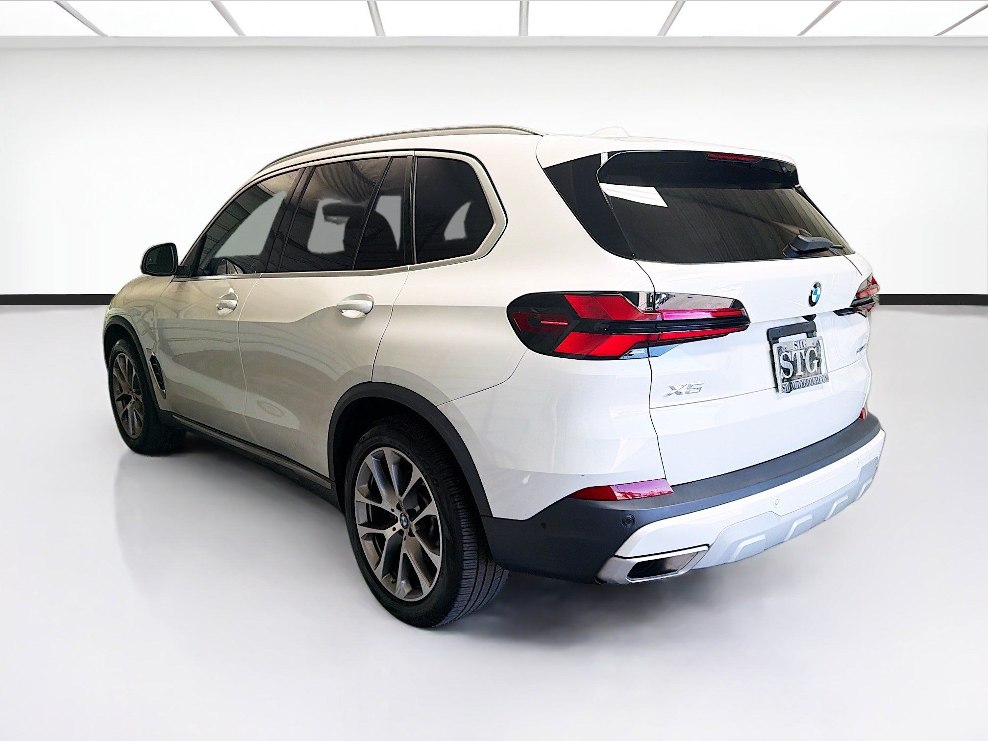 Used 2024 BMW X5 sDrive40i w/ Premium Package RWD image 6