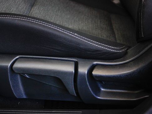 Used 2022 Nissan Rogue S image 22