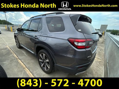 Used 2025 Honda Pilot Elite image 4