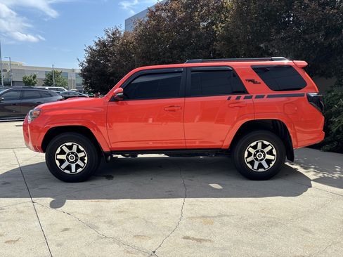 Used 2024 Toyota 4Runner TRD Off-Road Premium w/ Moonroof Package AWD/4WD image 9