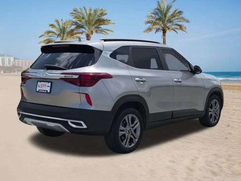 Used 2023 Kia Seltos S w/ Navigation Package FWD image 8