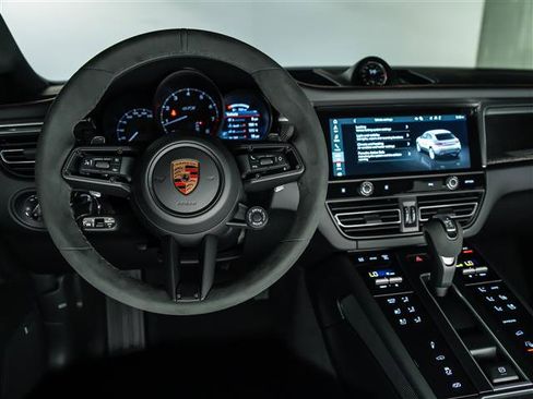 New 2026 Porsche Macan GTS image 18