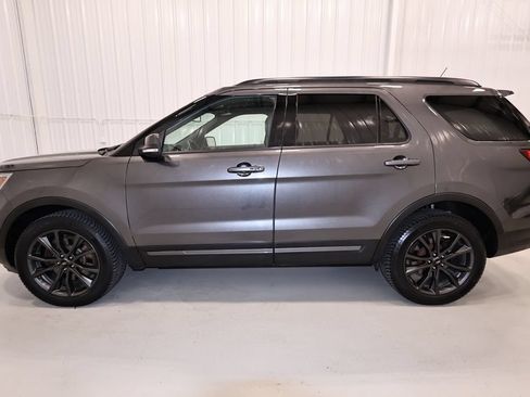 Certified 2018 Ford Explorer XLT w/ Equipment Group 202A AWD/4WD image 6