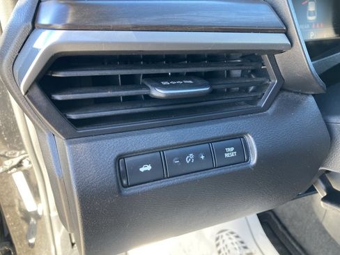 Used 2023 Nissan Altima 2.5 SV image 13