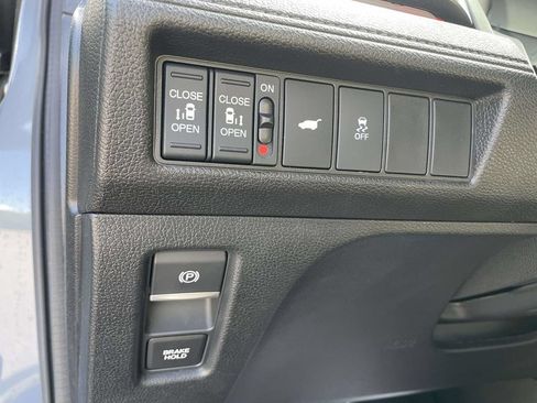 Used 2025 Honda Odyssey Sport-L image 27