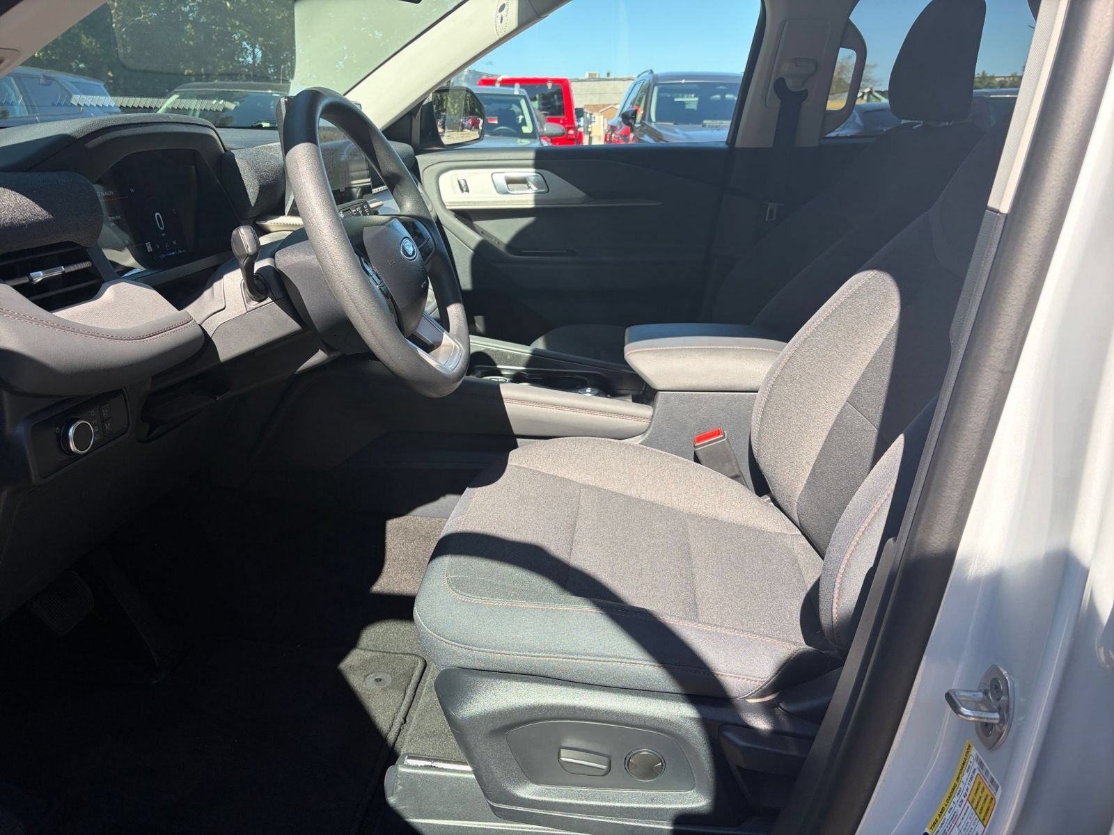 Used 2026 Ford Explorer Active AWD/4WD image 26