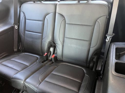 Used 2019 GMC Acadia SLT image 16