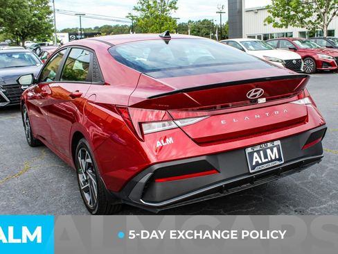 Used 2025 Hyundai Elantra Sport FWD image 4