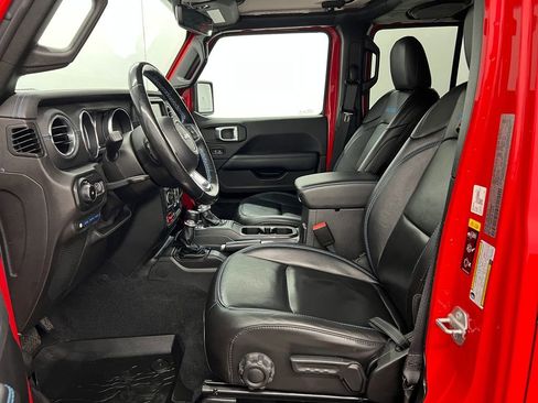 Used 2021 Jeep Wrangler Unlimited Rubicon 4xe w/ Cold Weather Group AWD/4WD image 4