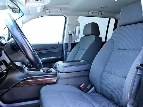 Used 2017 GMC Yukon XL SLE w/ SLE Value Package image 15