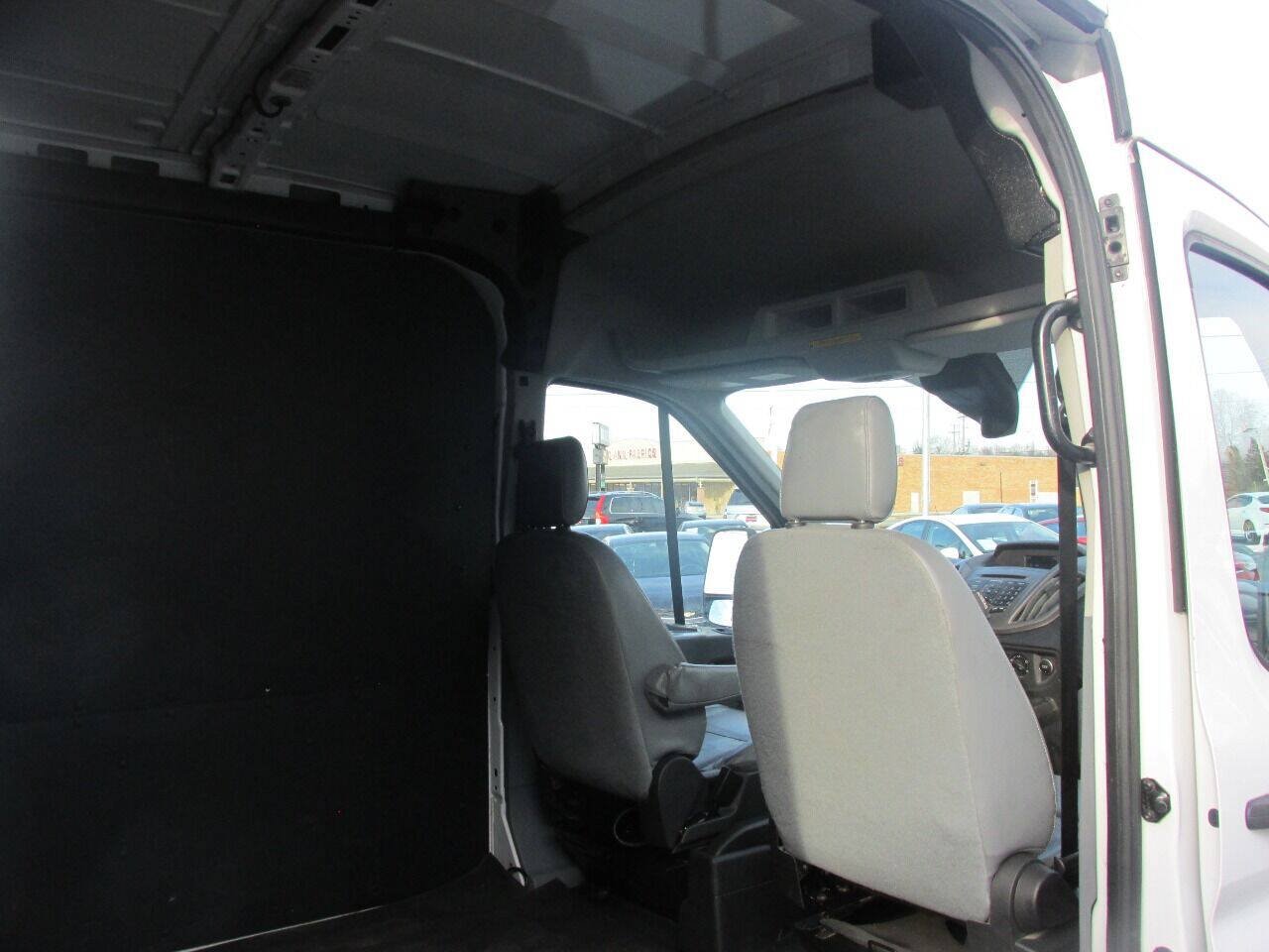 Used 2018 Ford Transit 250 148 Medium Roof RWD image 20