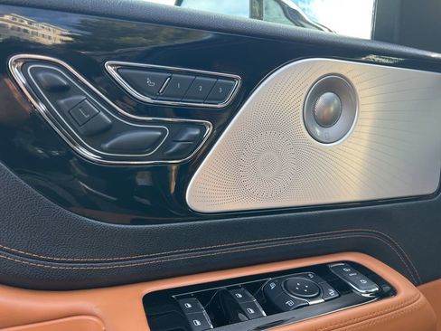 Used 2022 Lincoln Aviator Black Label w/ Dynamic Handling Package image 11