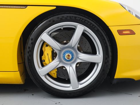 Used 2005 Porsche Carrera GT RWD image 42
