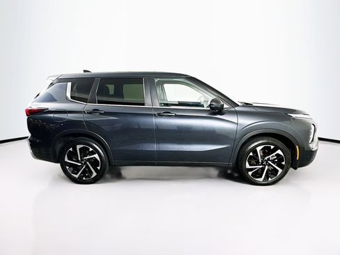 Used 2024 Mitsubishi Outlander SE image 10