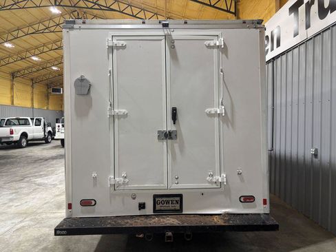 Used 2018 Chevrolet Express 3500 w/ Power Convenience Package image 8
