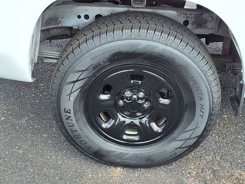 Used 2022 Nissan Frontier S RWD image 9